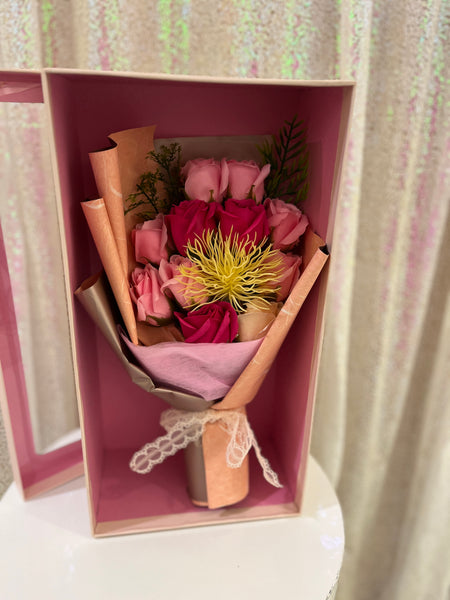 Bouquet de rose artificielles