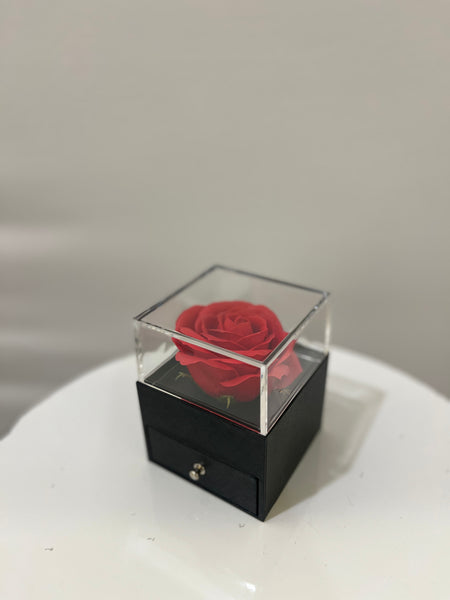 Boite bijoux et rose - noir