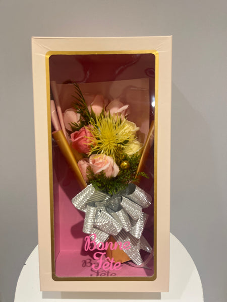 Bouquet de rose artificielles- Bonne fête