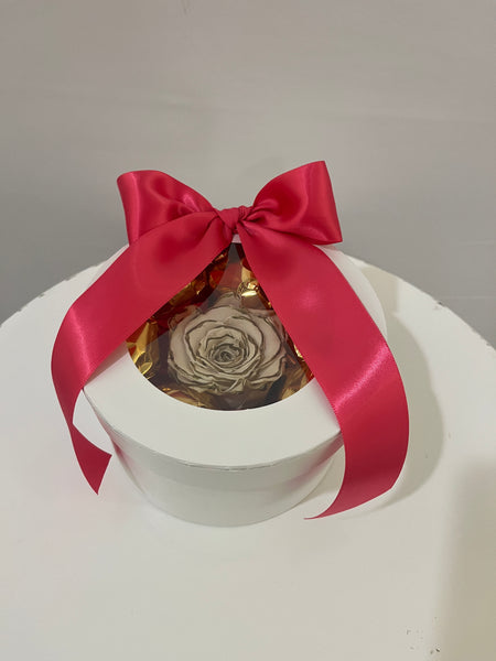 Rose éternelle et chocolats