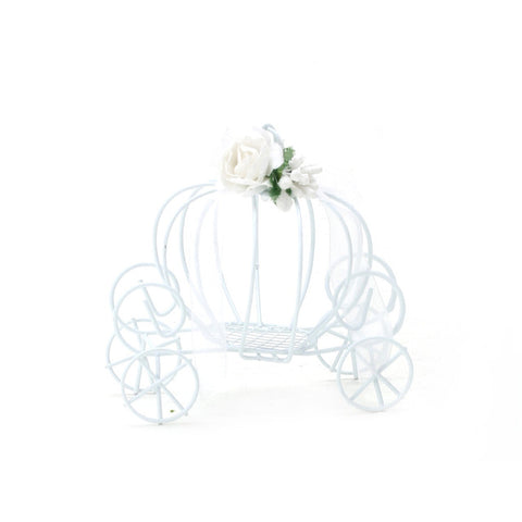Petits carrosses en métal blanc