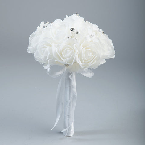 bouquet de fleur en foamy blanche et pierre argent