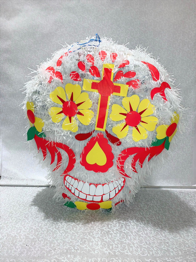 Piñata blanche  en forme de tête de mort mexicaine détails rouge,jaune et vert