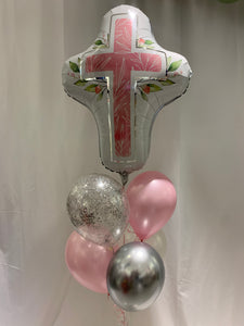 Bouquet de ballons rose pour célébration religieuse
